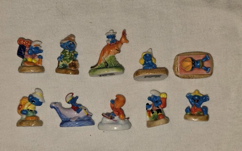 Fave Smurfs Vacation 10 Pieces France Fave Miniature Pottery Peyo Company